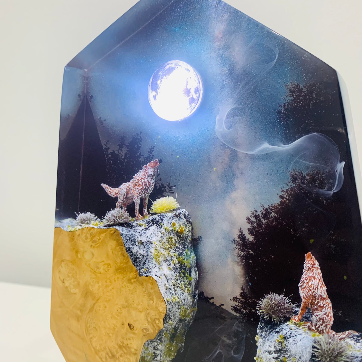 Wolves howling under the Moonlight Handmade 3D Resin Nightlight, Home Decor Desk Lamp.