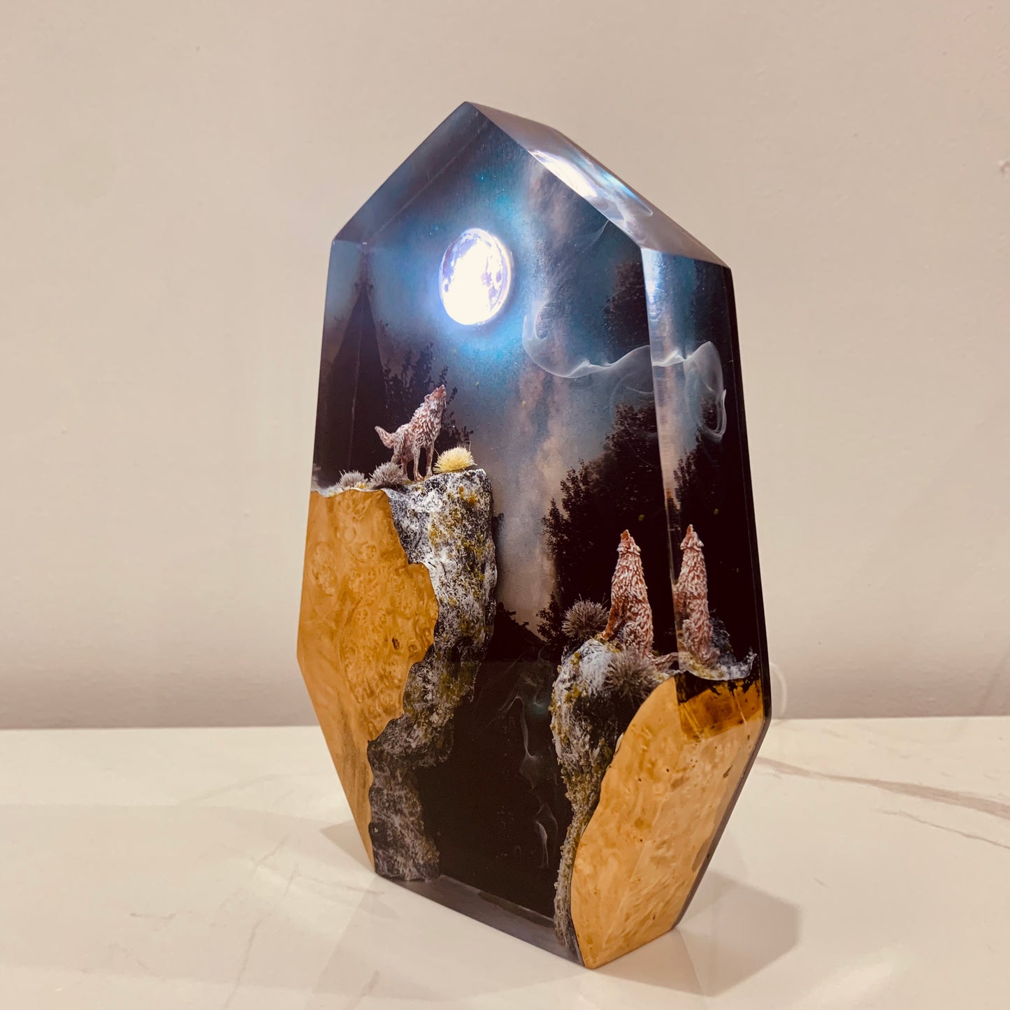 Wolves howling under the Moonlight Handmade 3D Resin Nightlight, Home Decor Desk Lamp.