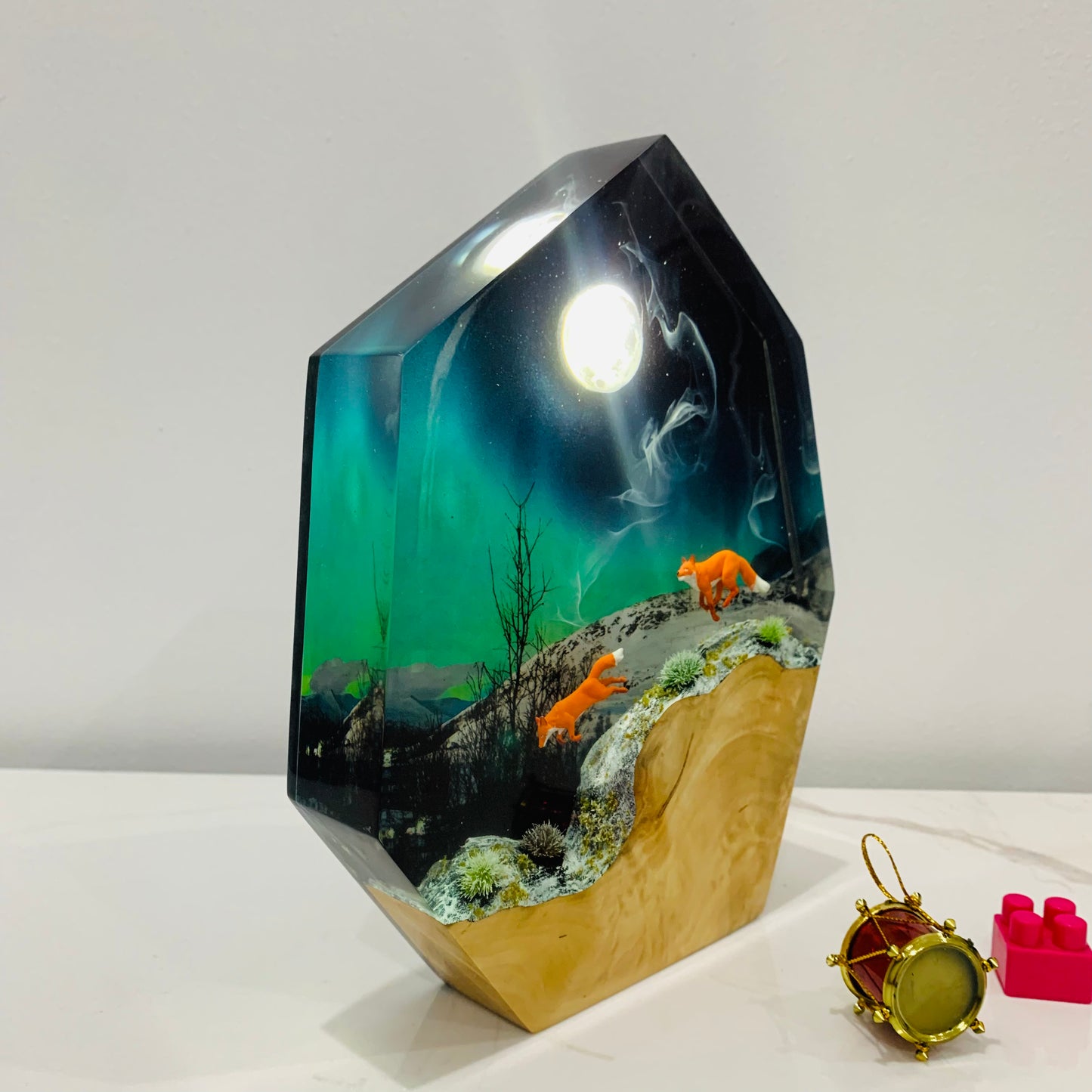 Handmade 3D Resin Night Light, Legendary Foxes running under the moon, Home Decor Desk Table Lamp