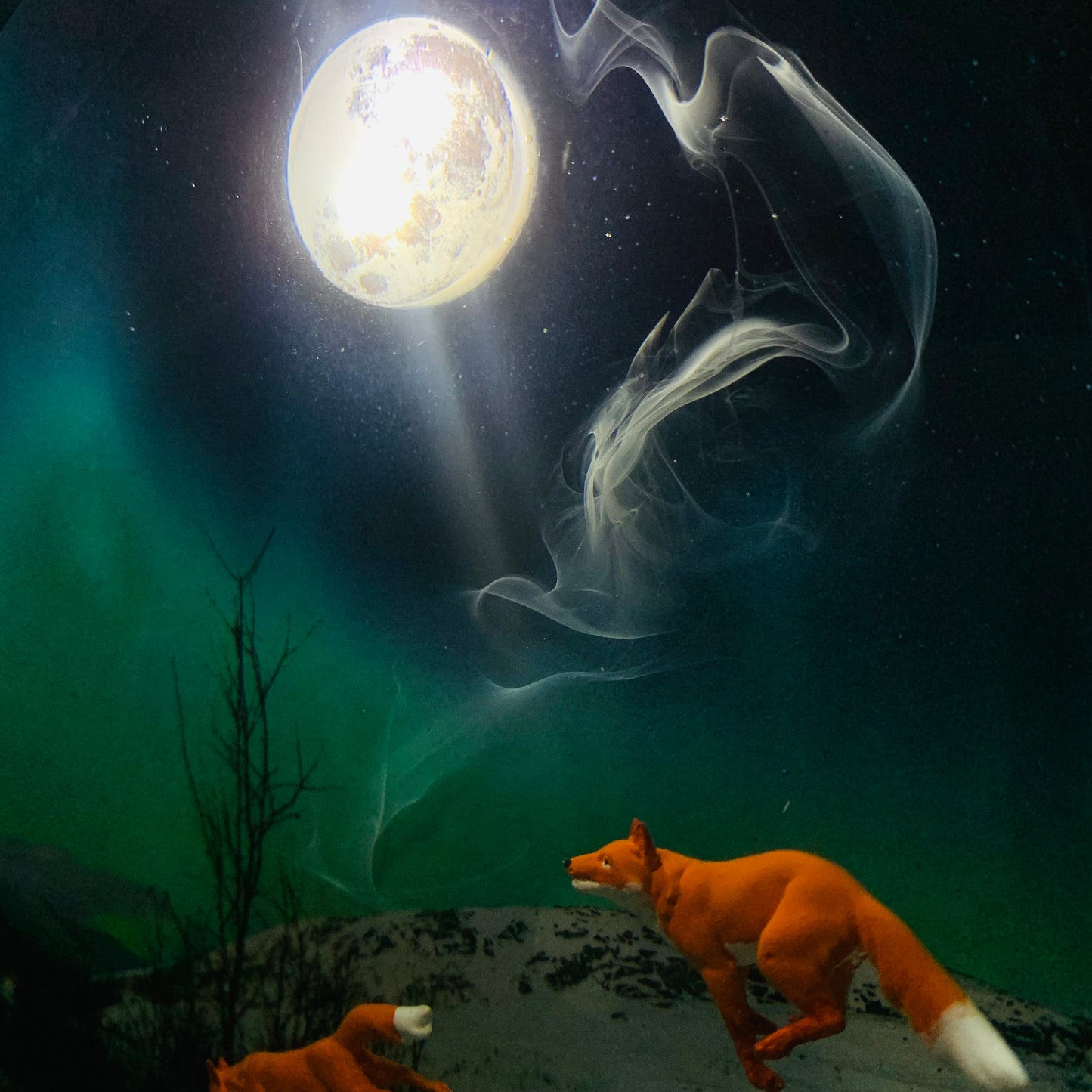 Handmade 3D Resin Night Light, Legendary Foxes running under the moon, Home Decor Desk Table Lamp