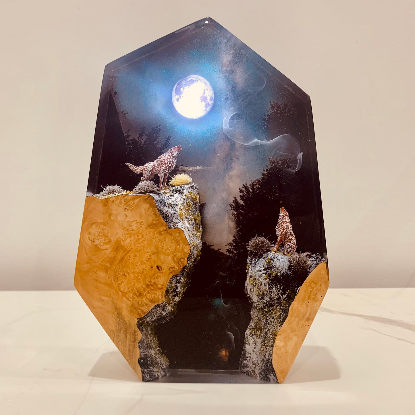 Wolves howling under the Moonlight Handmade 3D Resin Nightlight, Home Decor Desk Lamp.